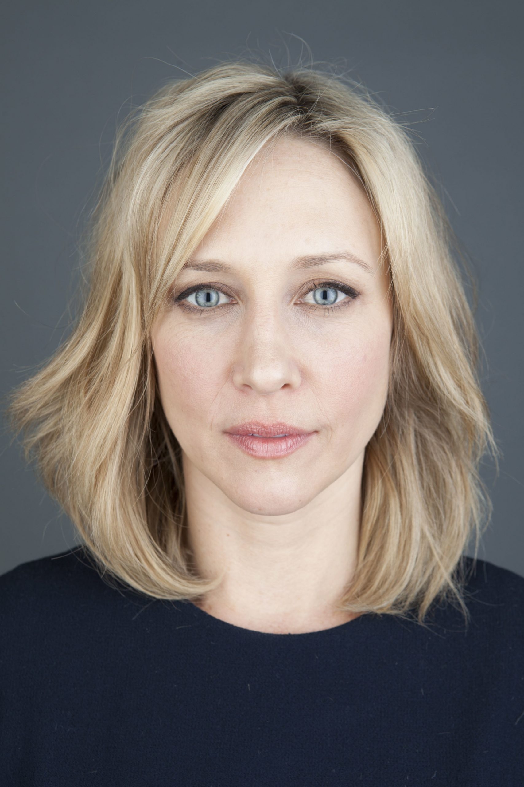 Vera Farmiga, Wallpics, 1710x2560 HD Phone