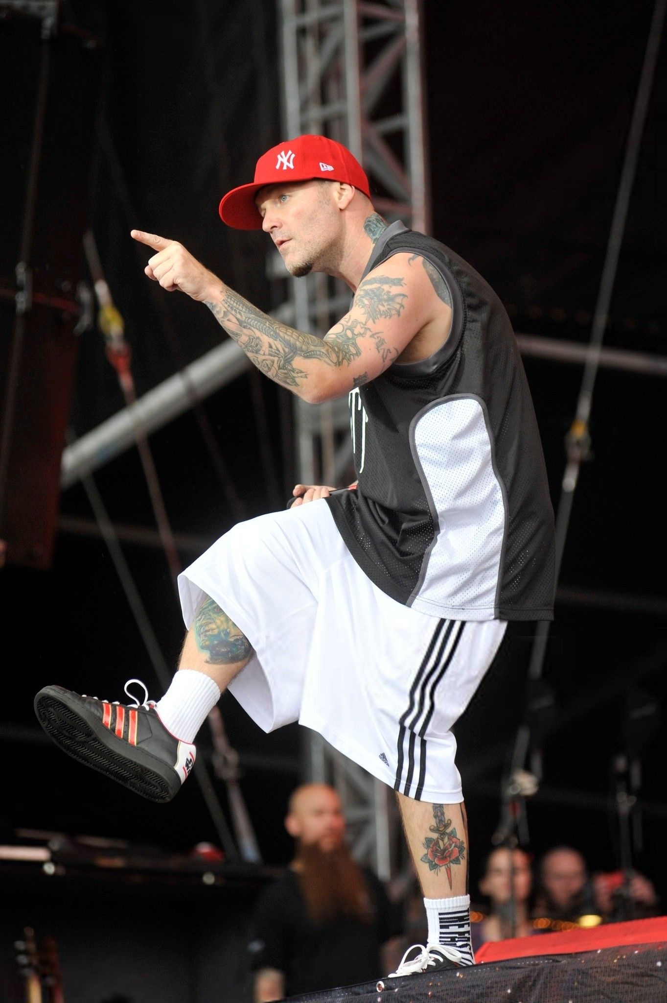 Limp Bizkit, Live performance, Band's energy, Art of fit, 1370x2050 HD Phone