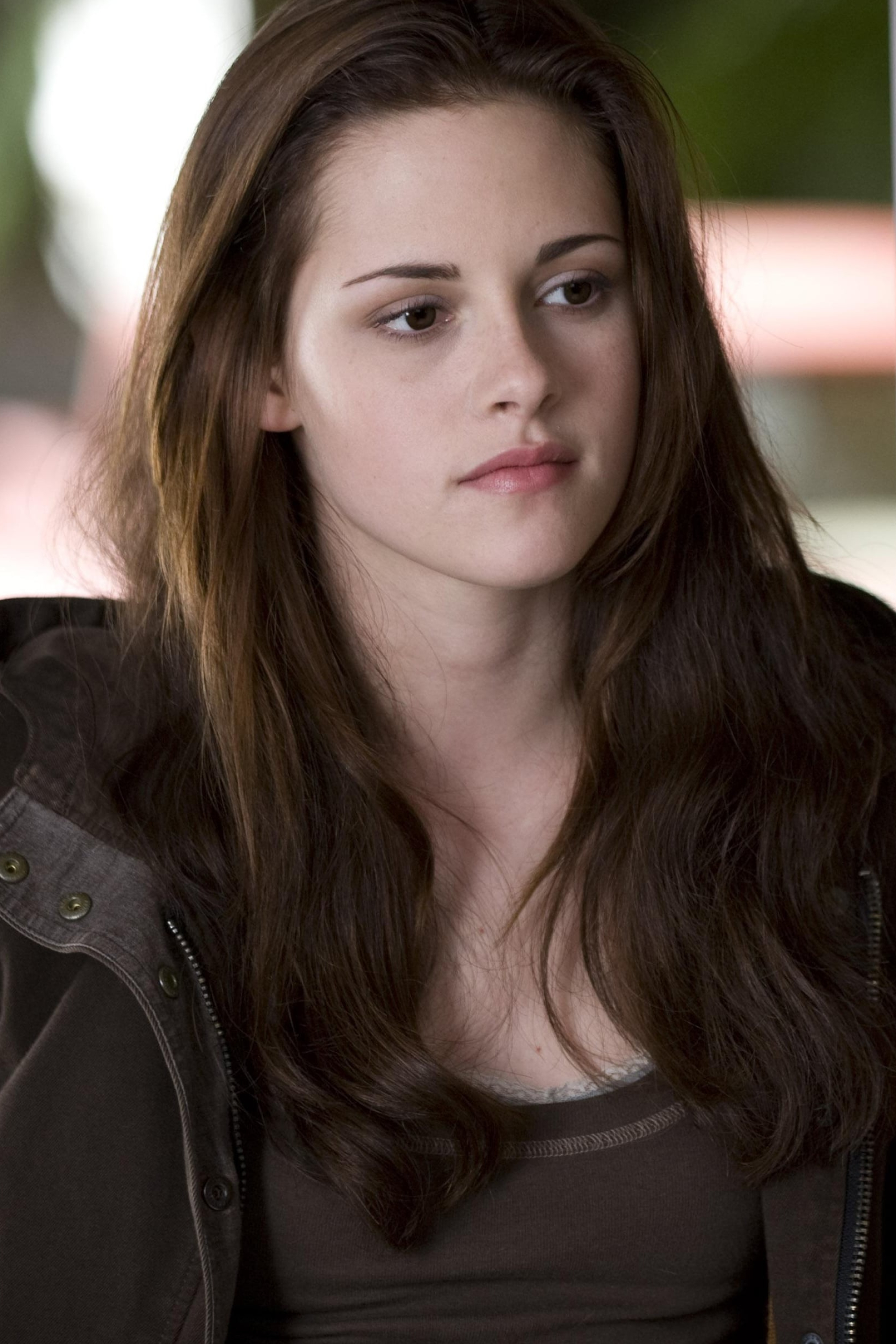 Bella (Twilight), Unconventional love, Fantastical twist, Imaginative storyline, 1820x2720 HD Phone