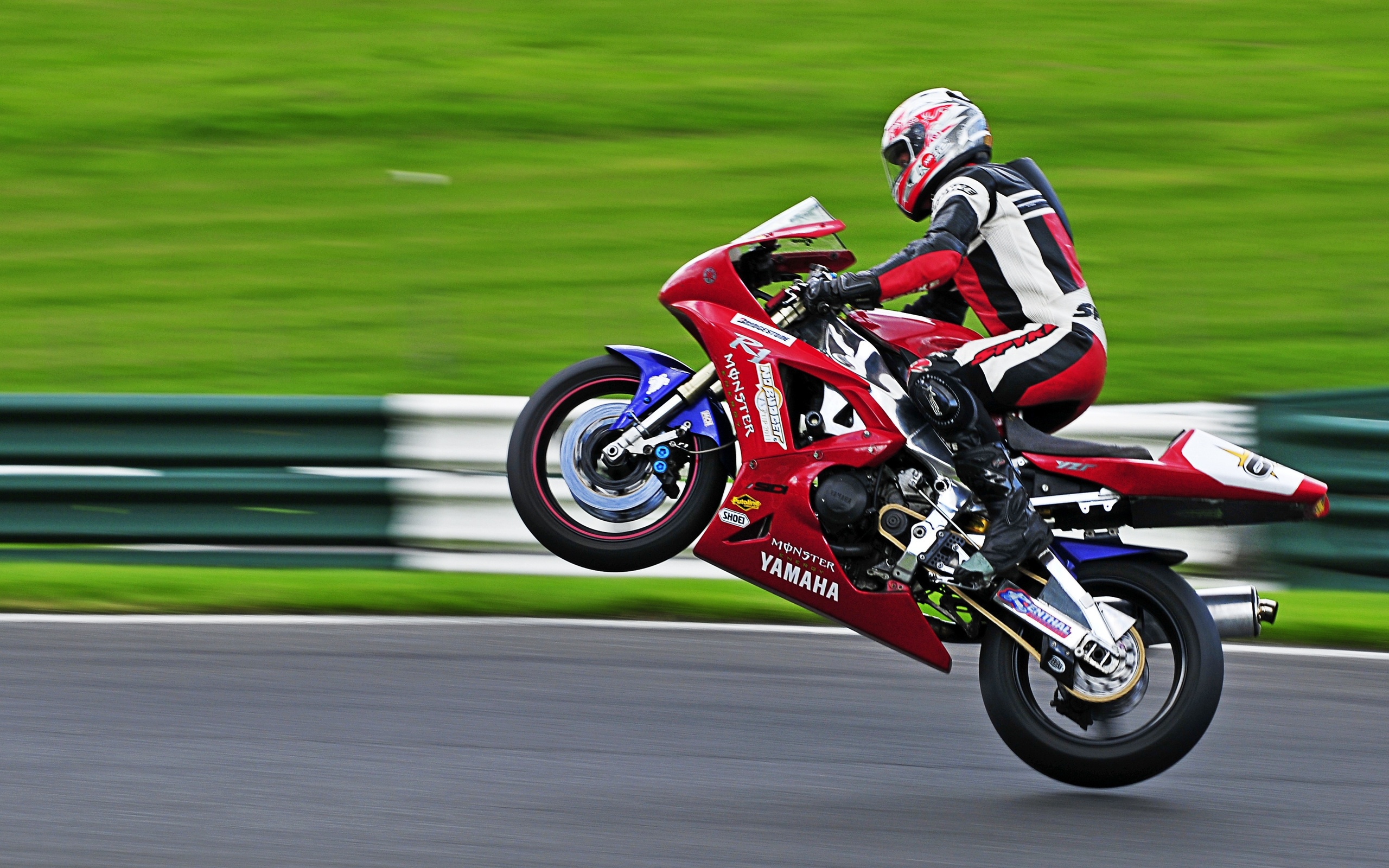 Motorcycle Racing, Yamaha Supermoto, Stunt performer, Thrilling road racing, 2560x1600 HD Desktop