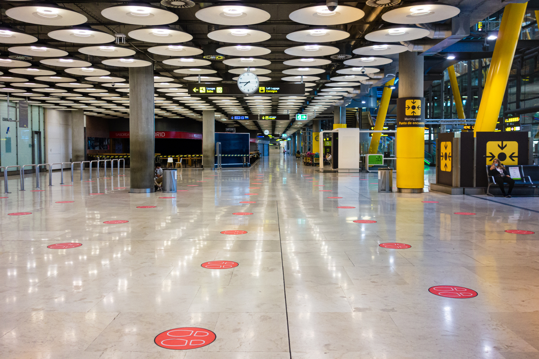 Madrid-Barajas Airport, Terminal 4, Arrivals hall, Travel news, 2130x1420 HD Desktop