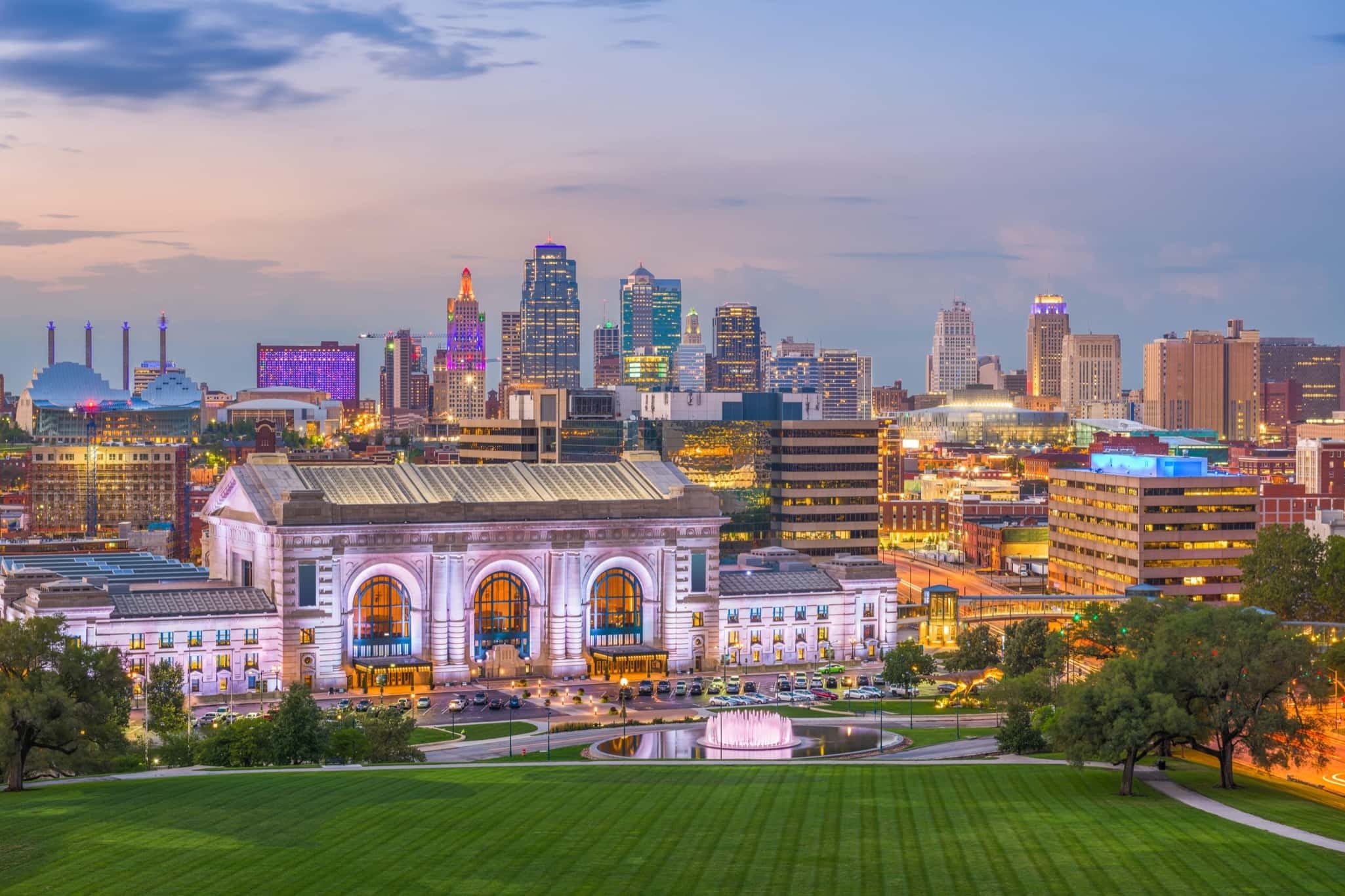 Kansas City Skyline, Security Bank, Urban development, Local banking, 2050x1370 HD Desktop