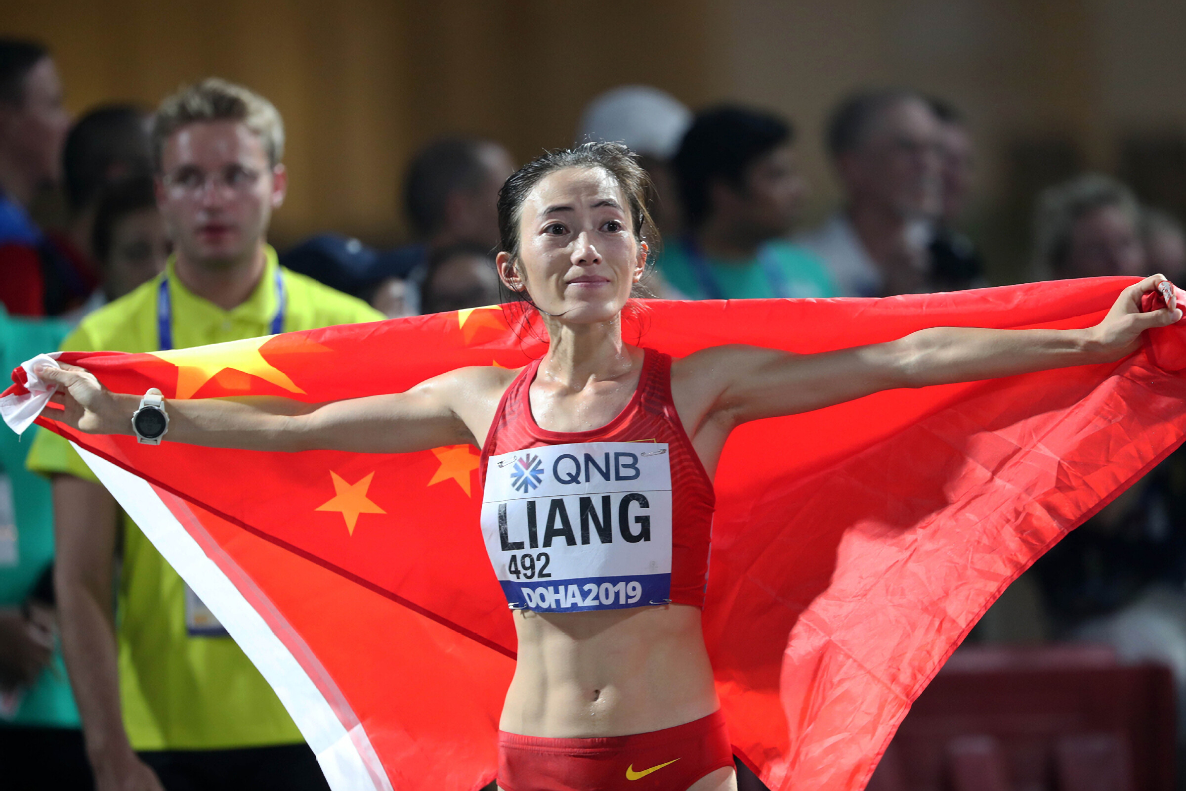 Liang Rui, Endurance athlete, Racewalking specialist, Podium finish, 2400x1600 HD Desktop