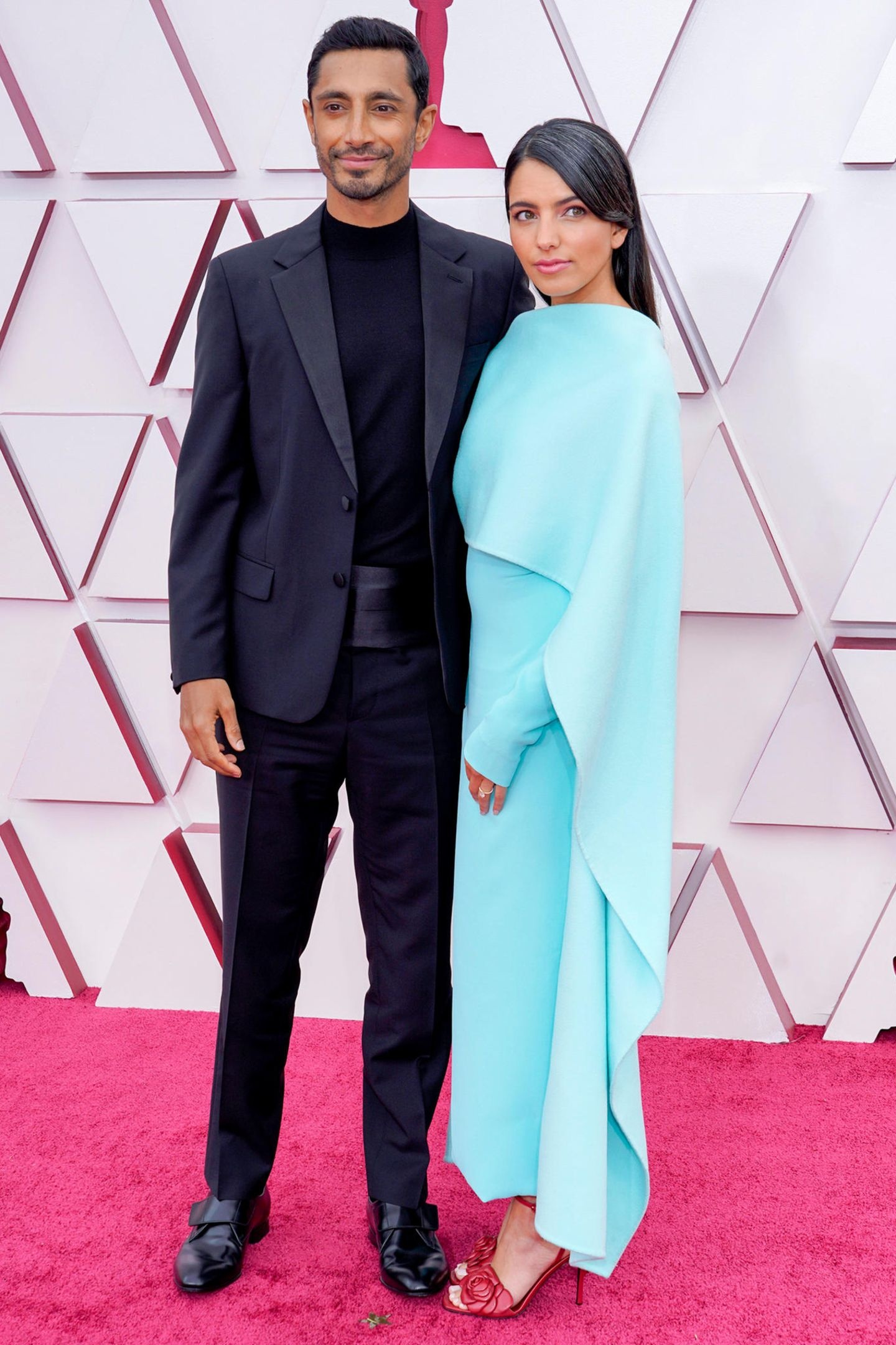 Riz Ahmed, Oscars 2021, Red carpet, Fashion trends, 1440x2160 HD Phone