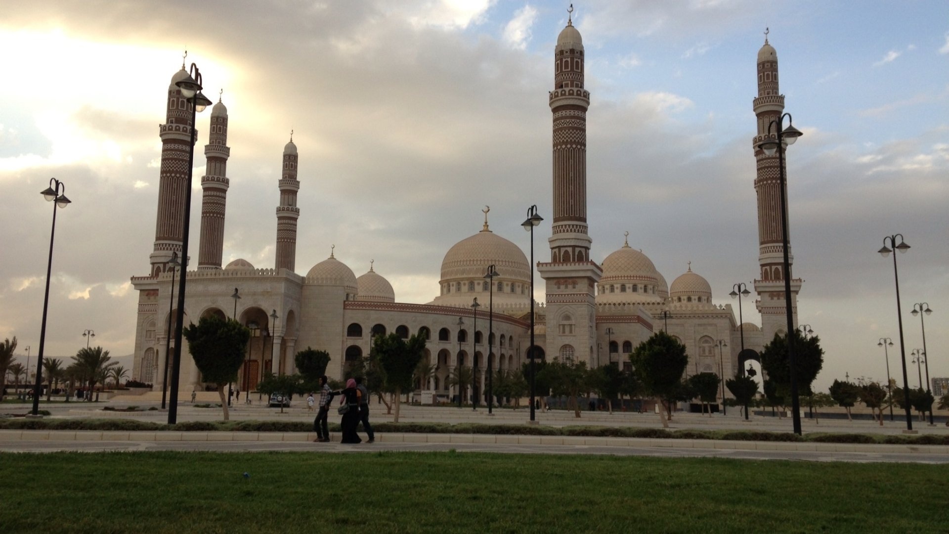 Al Saleh Mosque, Yemen, Architectural masterpiece, Sacred place, 1920x1080 Full HD Desktop