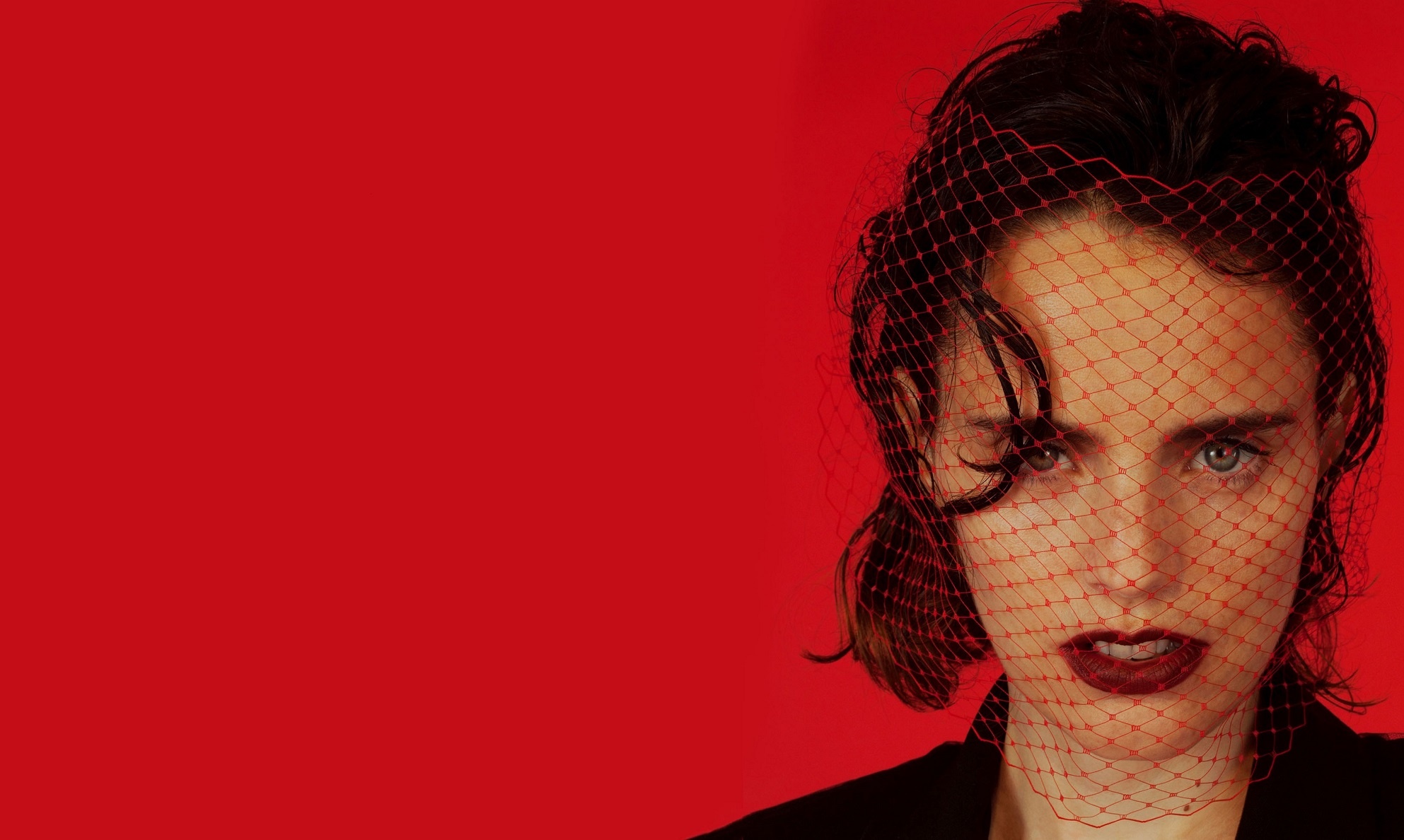 Anna Calvi, From Hunter to Hunted, 1990x1190 HD Desktop