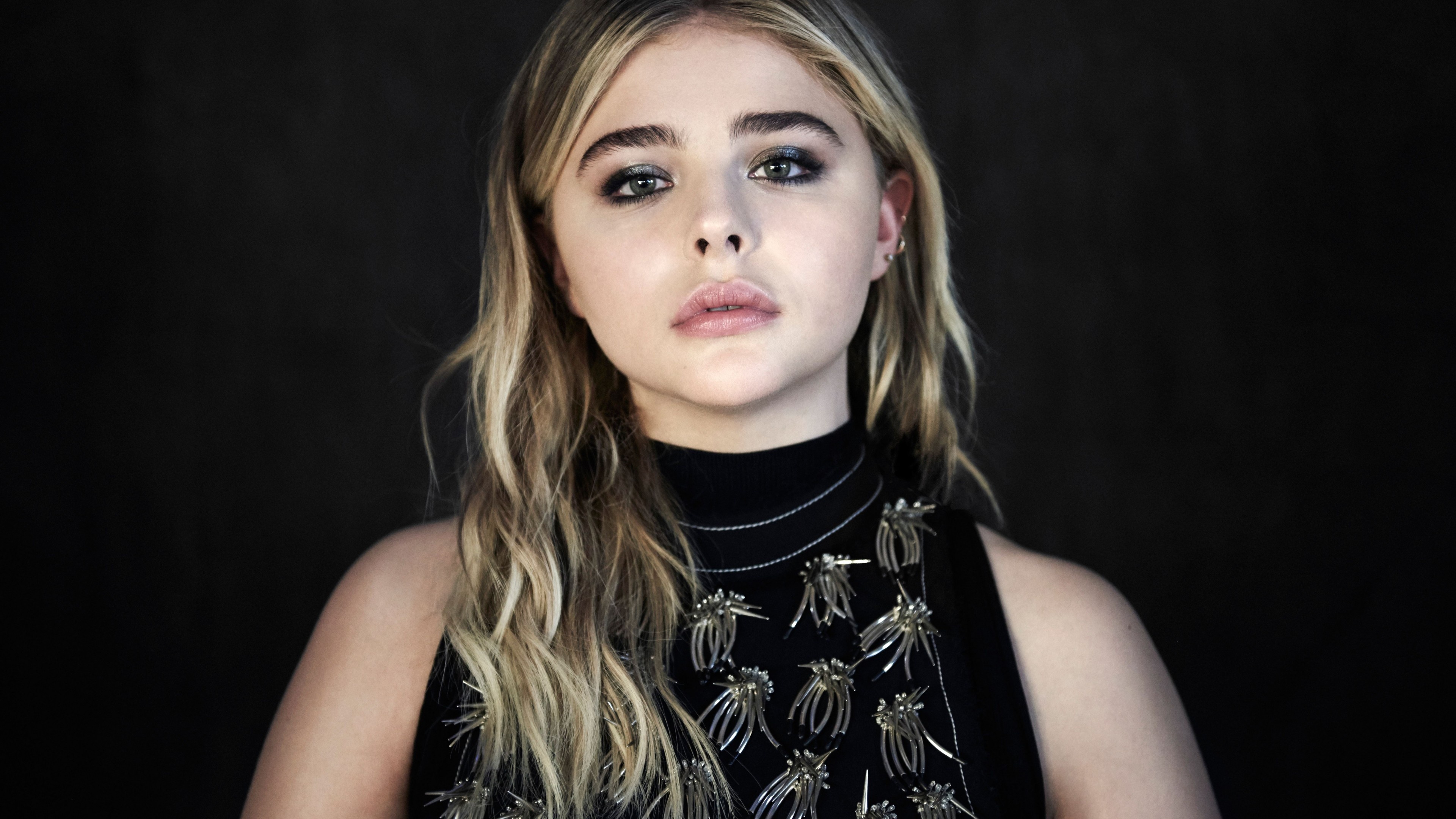 Chloe Moretz, Actress, Blonde portrait, 3840x2160 4K Desktop