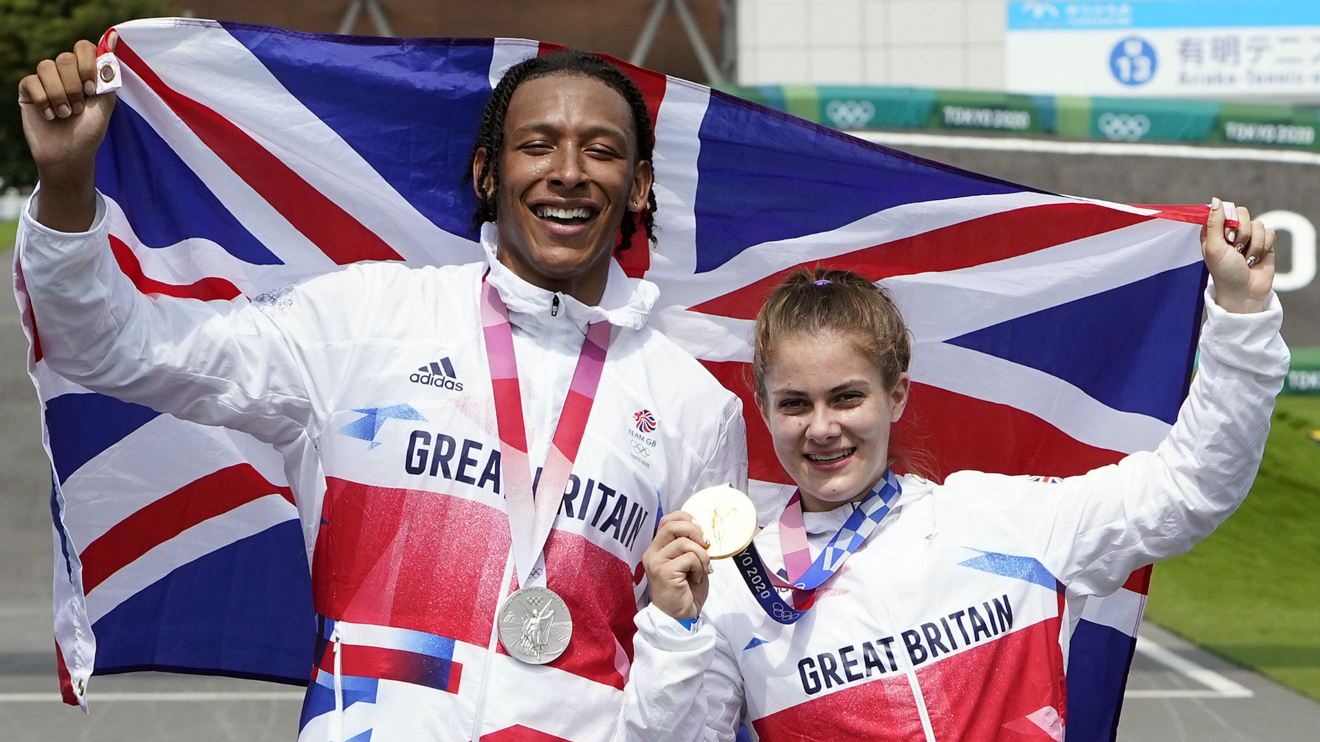 Bethany Shriever, Tokyo Olympics, BMX gold, Silver medal, 1920x1080 Full HD Desktop