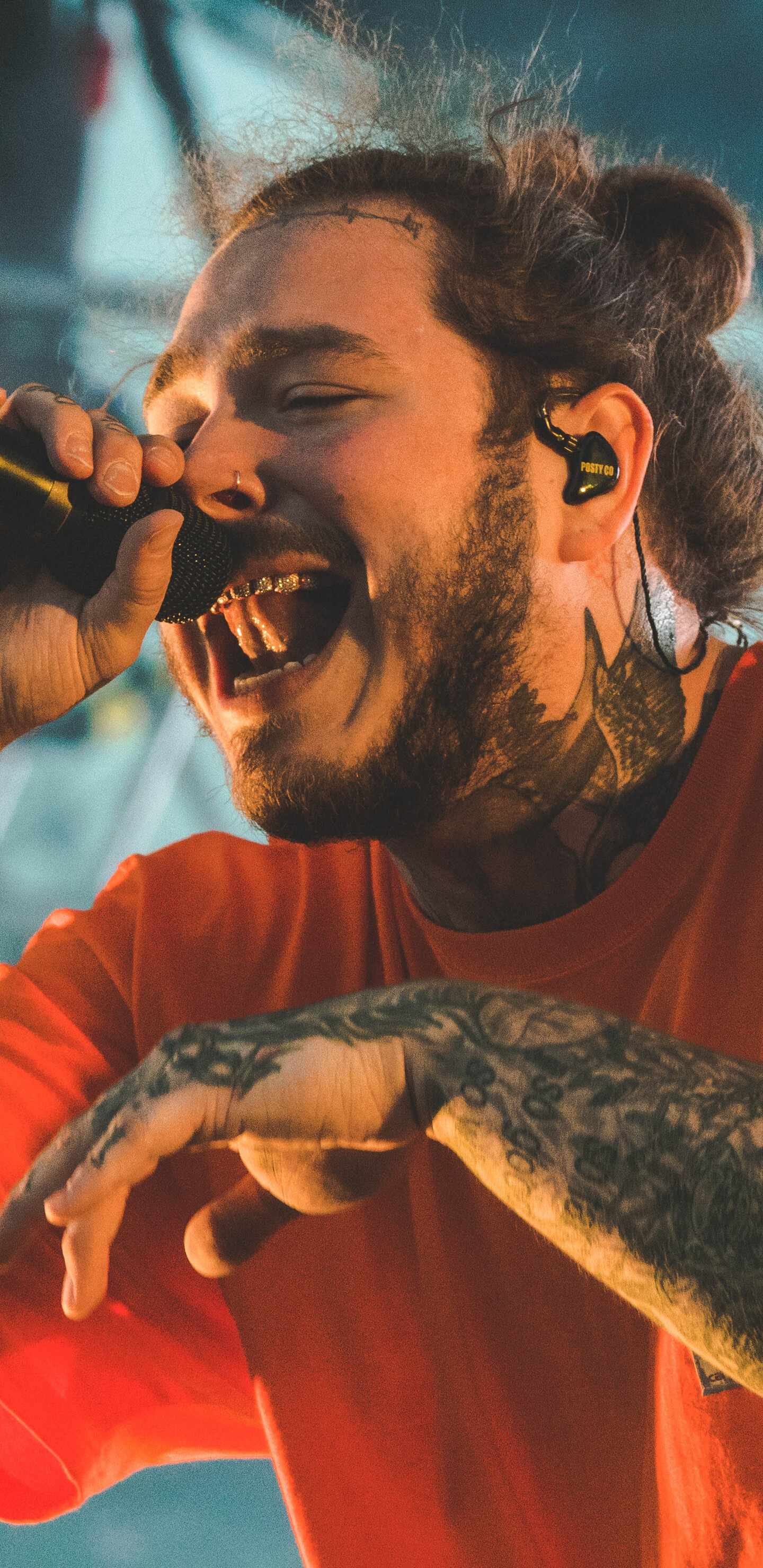 Post Malone, Live performances, 4k Samsung wallpapers, Mesmerizing shots, 1440x2960 HD Phone