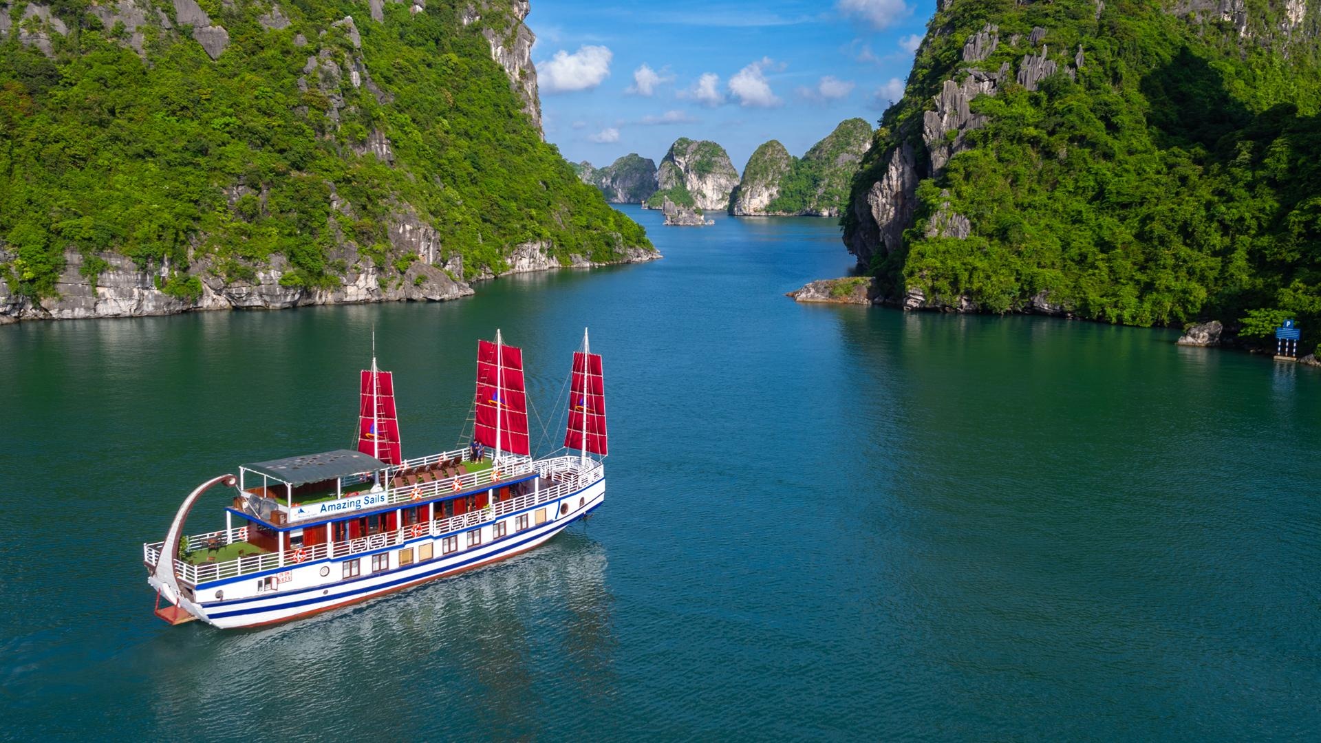 Halong Bay, Tranquil beauty, Pristine waters, Majestic limestone, 1920x1080 Full HD Desktop