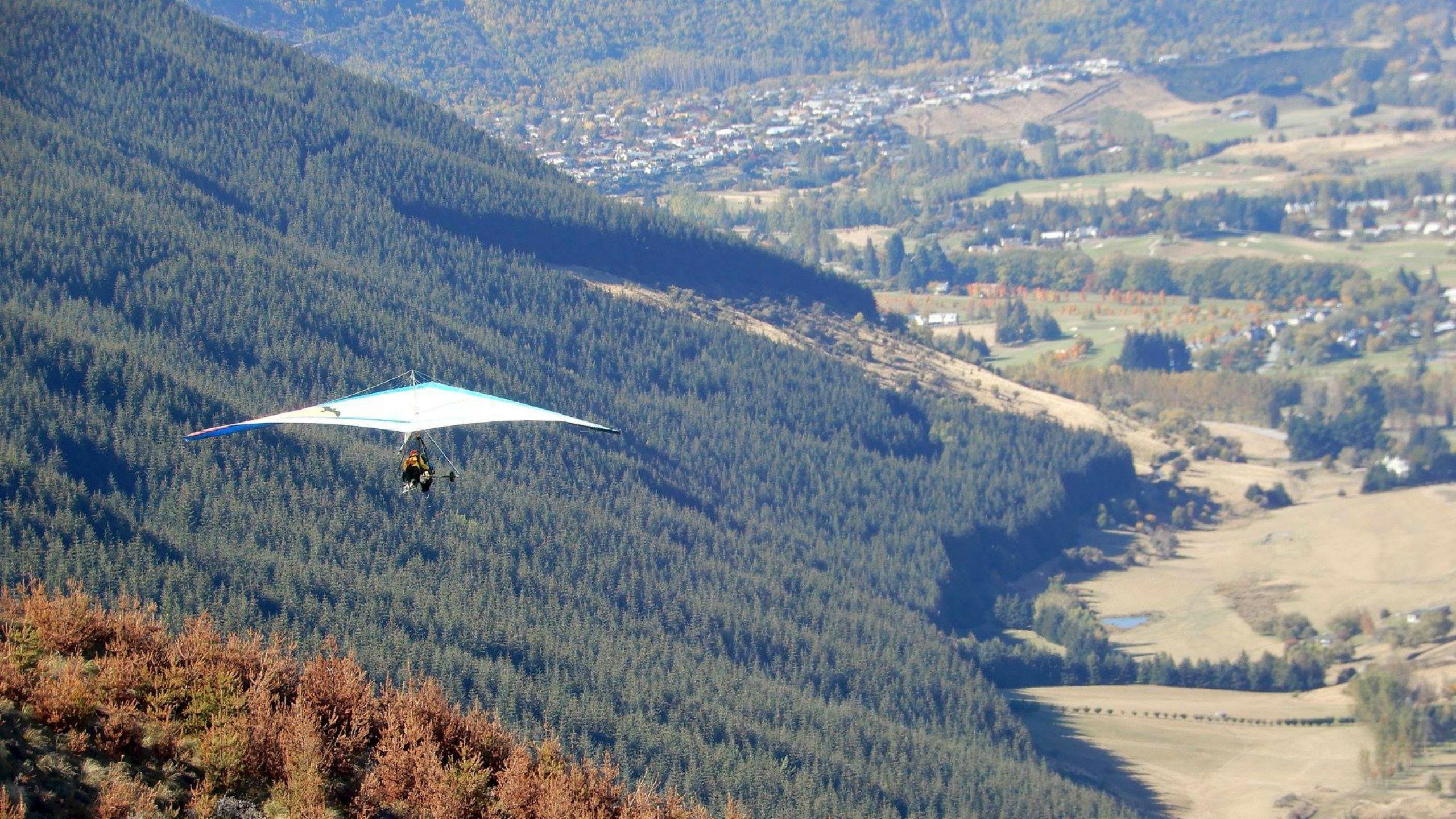 Queenstown, Gliding Wallpaper, 2560x1440 HD Desktop