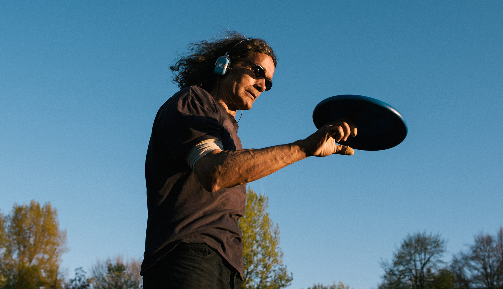 Frisbee legend, Grlitzer park hero, Disc magician, Disc throwing greatness, 2000x1160 HD Desktop