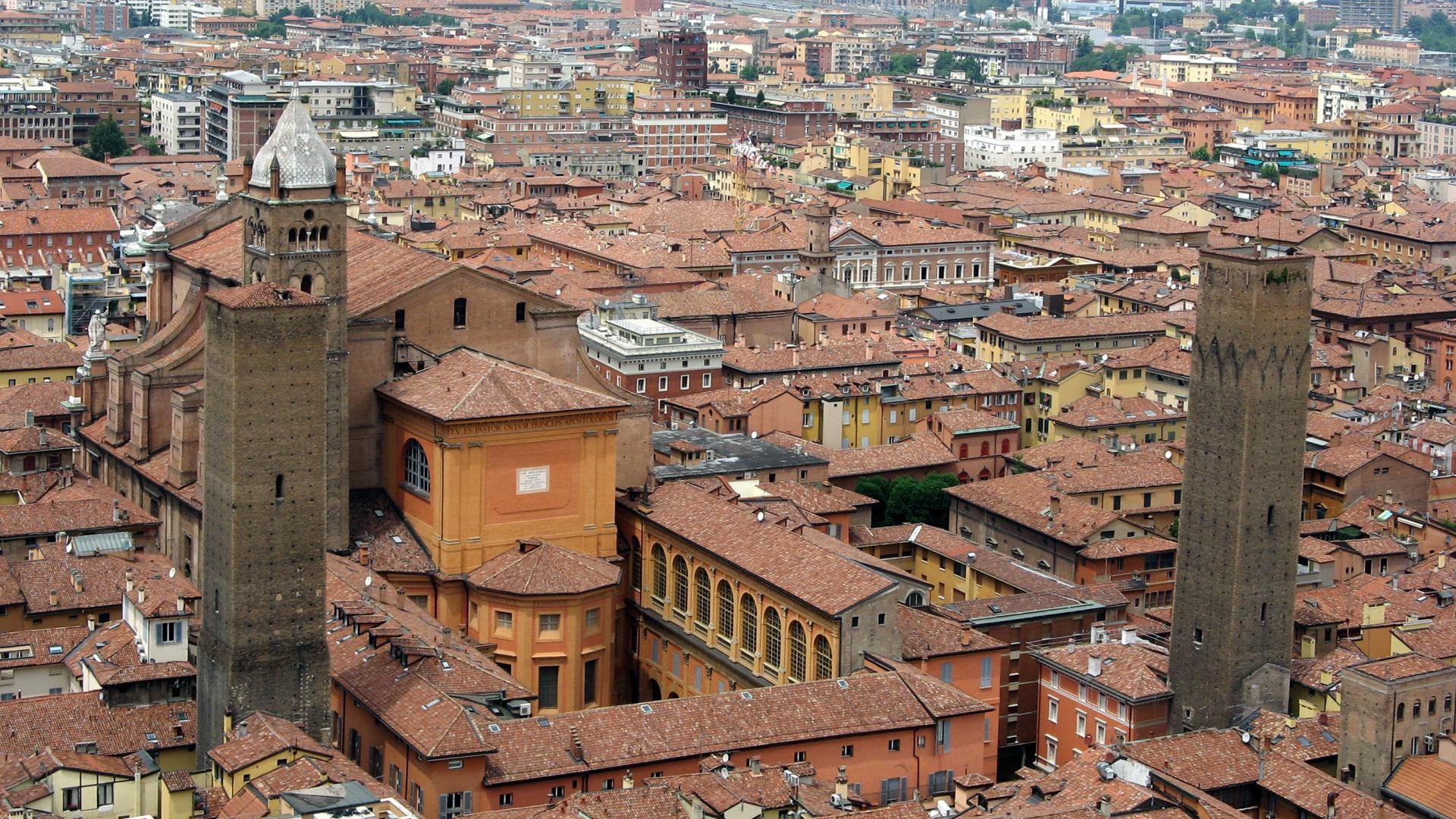 Bologna's charm, Authentic experiences, Cultural capital, Bologna travel, 1920x1080 Full HD Desktop