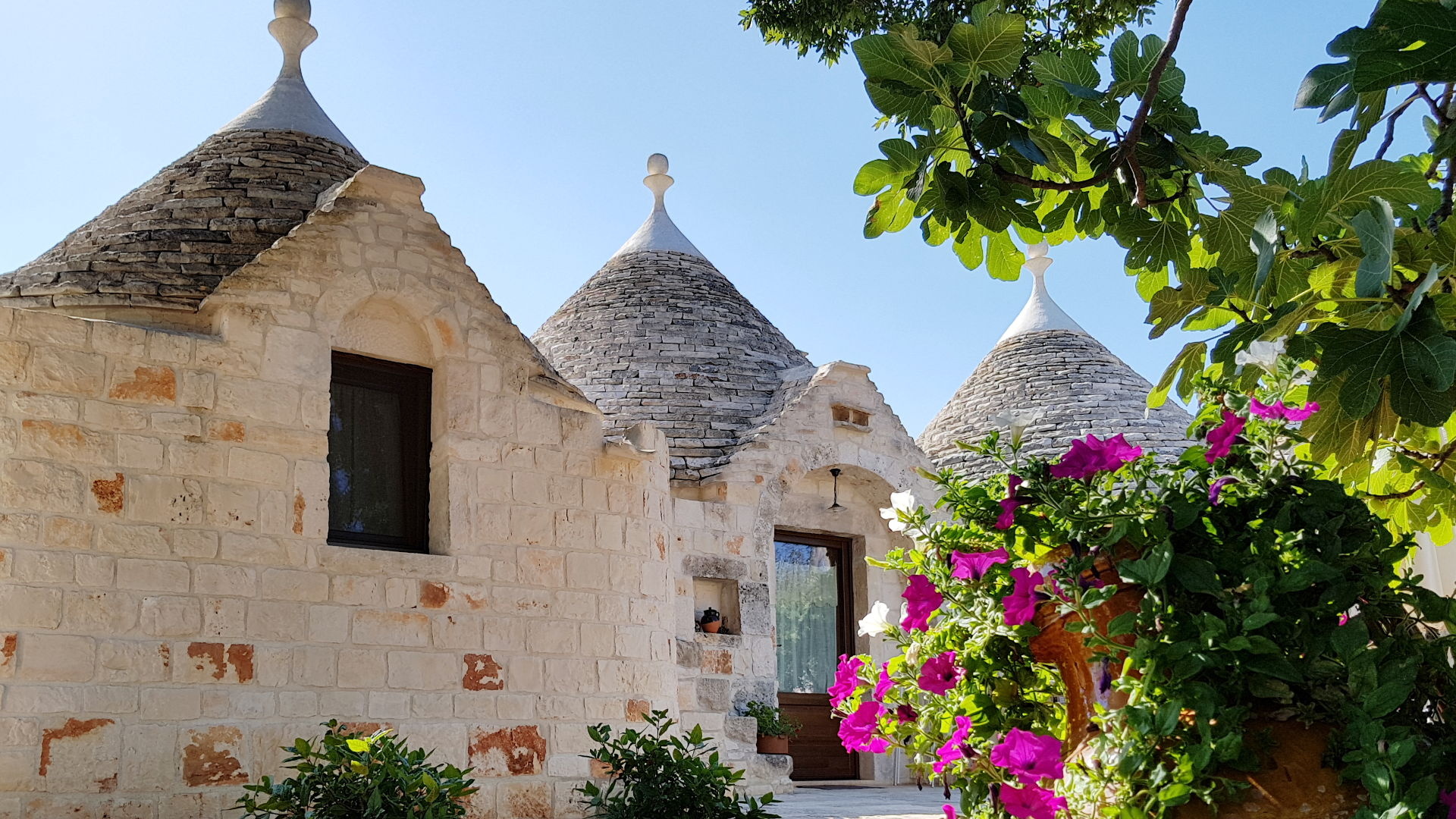 Relaxing at Almapetra Trulli Resort, Natural beauty of Apulia, 1920x1080 Full HD Desktop