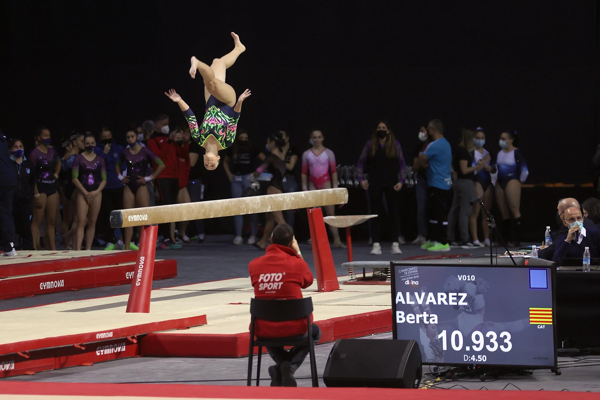 Berta Alvarez, Balance Beam Wallpaper, 1920x1280 HD Desktop