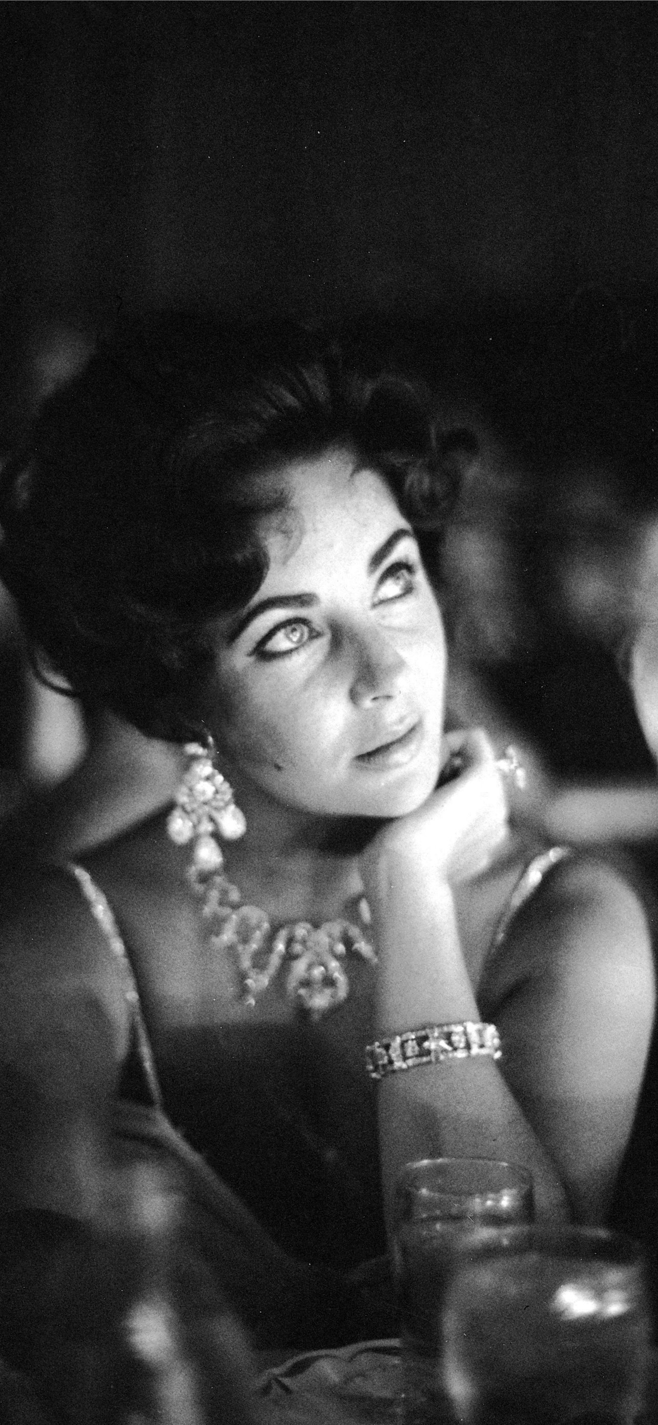 Best Elizabeth Taylor, iPhone, HD wallpapers, 1290x2780 HD Phone