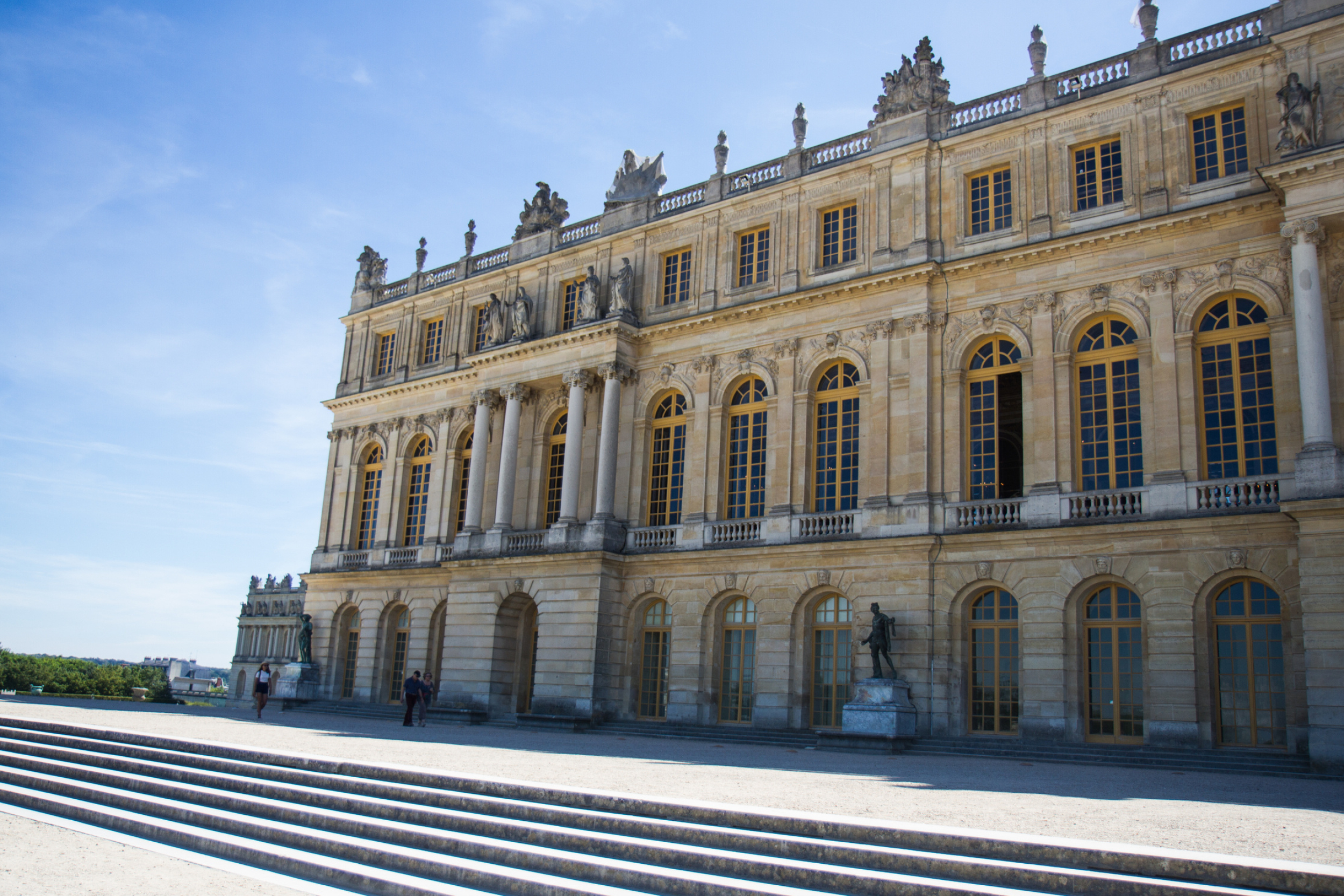 Versailles, French fashion, Couture department, Style and elegance, 2500x1670 HD Desktop