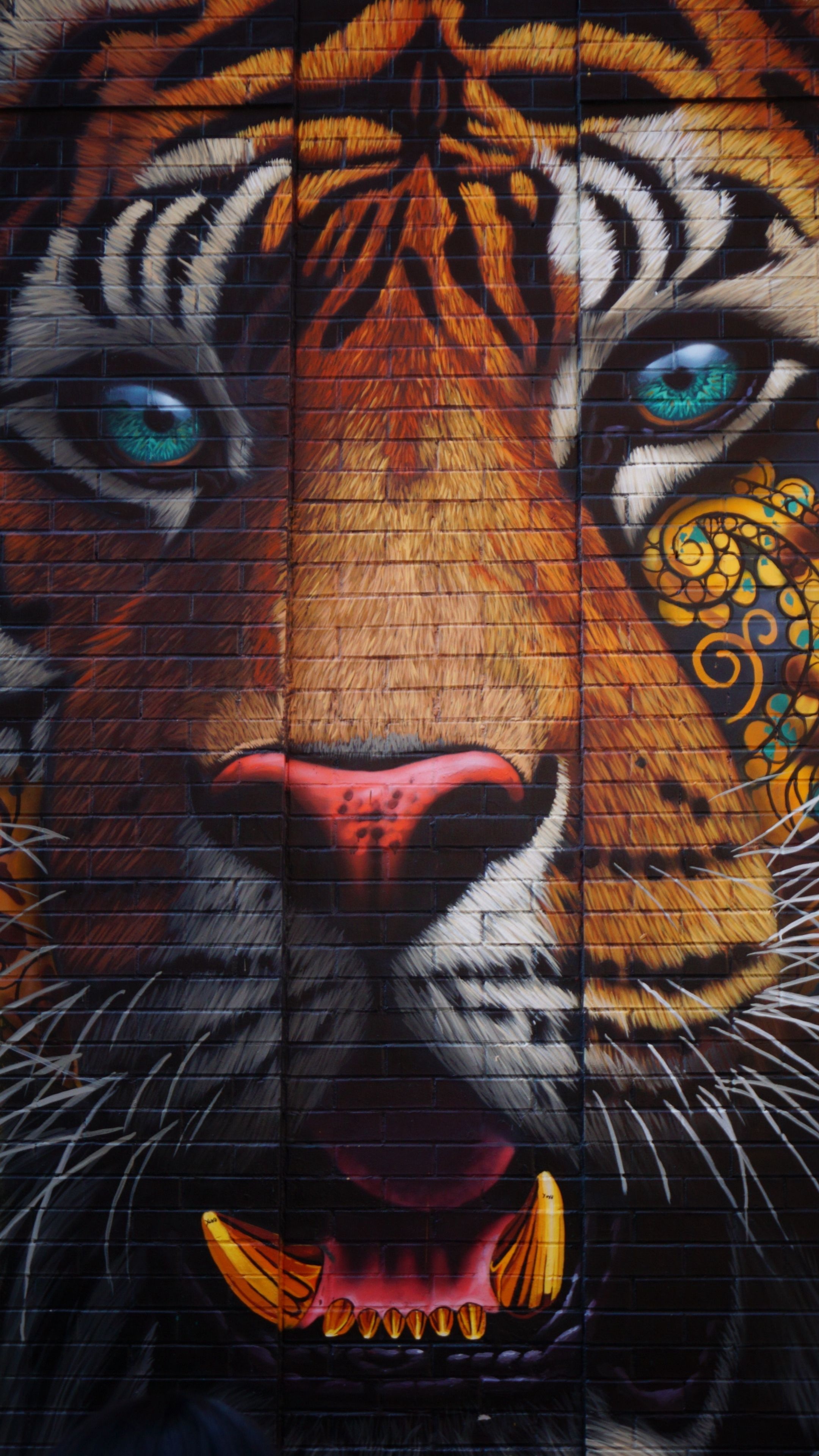 Street Art, Vibrant colors, Unique artistic style, Urban landscapes, 2160x3840 4K Phone