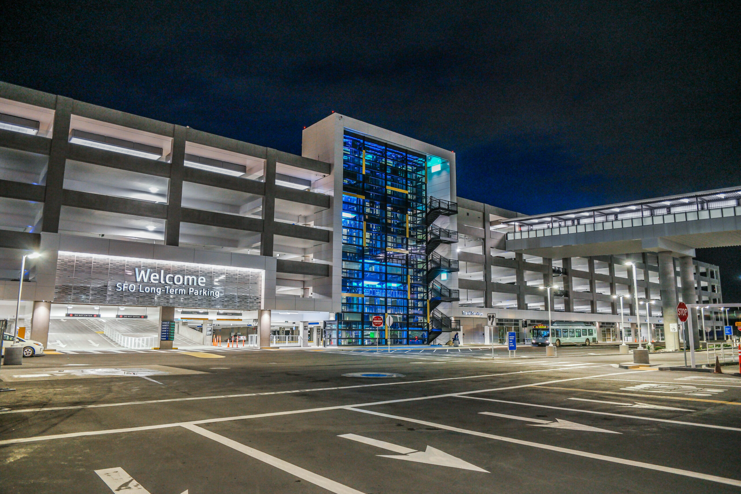 Long-Term Parking Garage No. 2, San Francisco International Airport Wallpaper, 2560x1710 HD Desktop